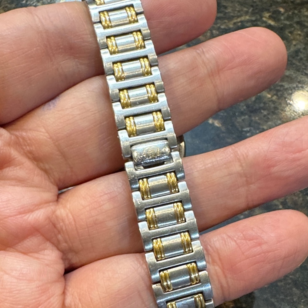 Authentic Gucci Two-Tone Gold and Silver Watch - Picture 3 of 9